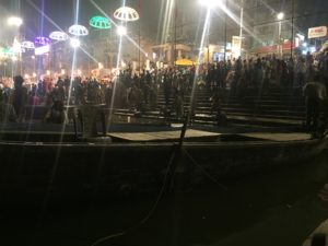 Thousands of Hindu people arrive each evening
